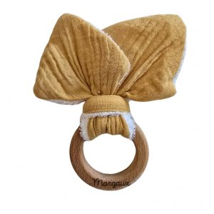 Hochet oreilles moutarde